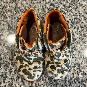 T7 Tom’s military placeless high top shoes Toddler